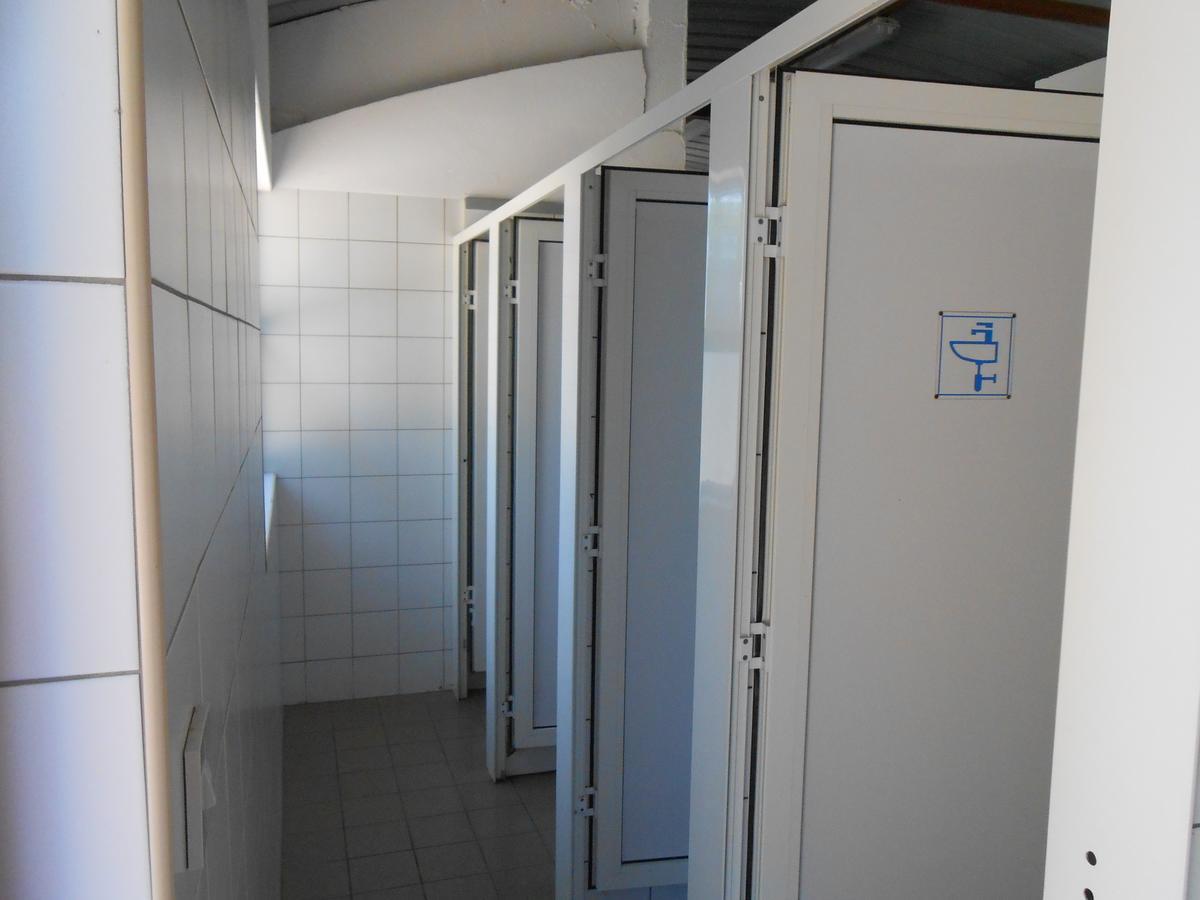 Camping De Tournus - Drole De Cabane Bagian luar foto