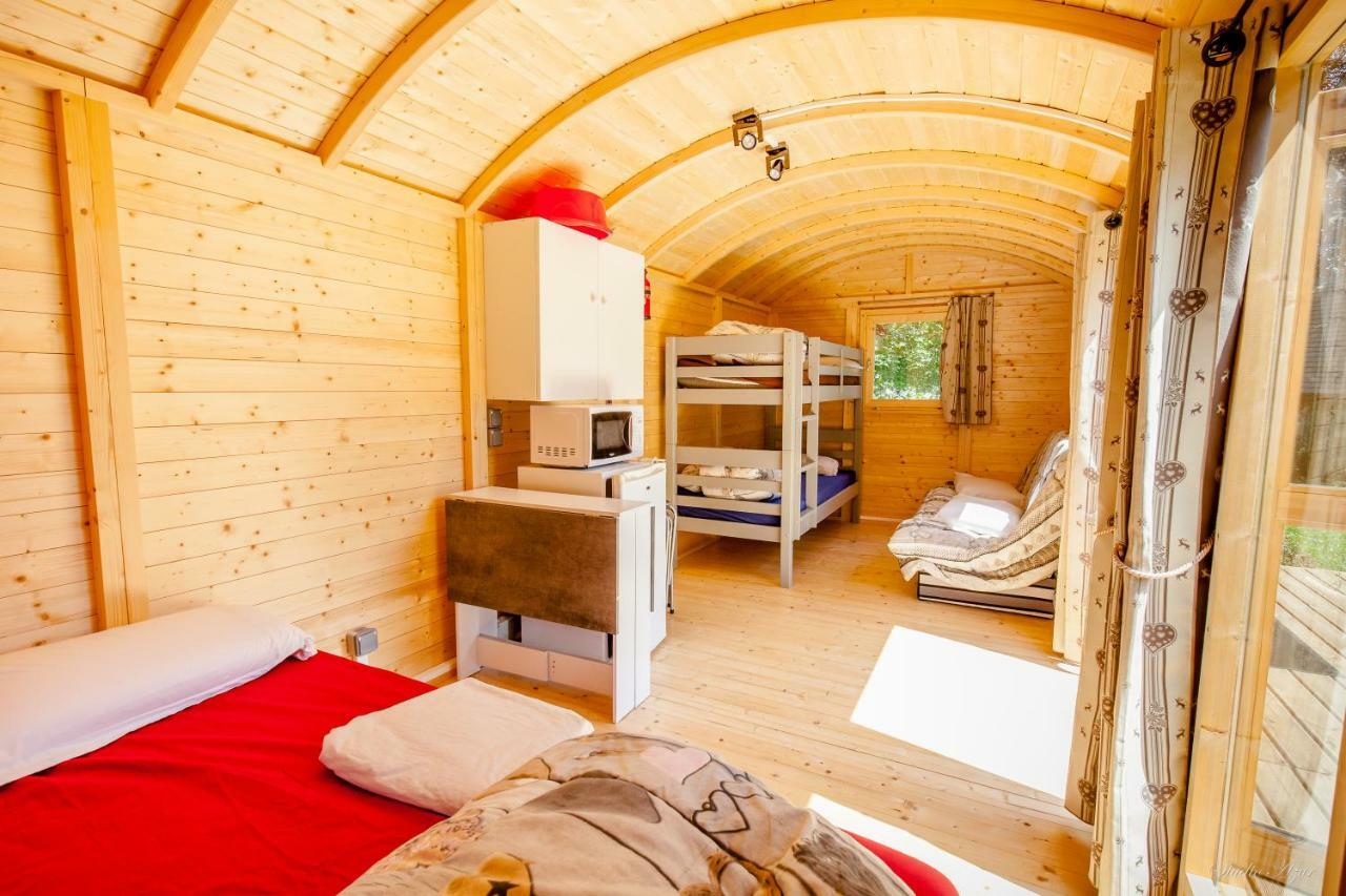 Camping De Tournus - Drole De Cabane Bagian luar foto
