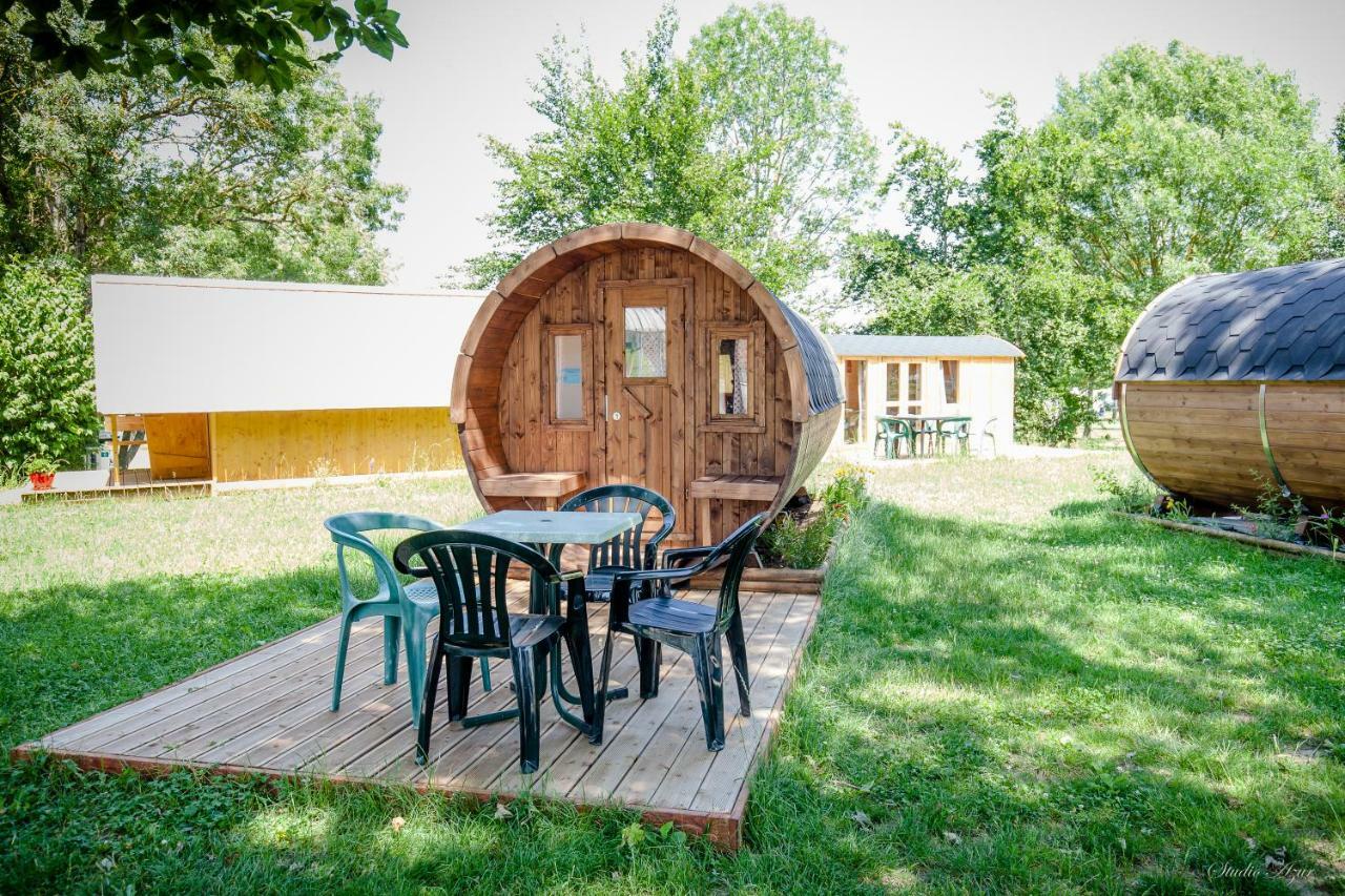 Camping De Tournus - Drole De Cabane Bagian luar foto