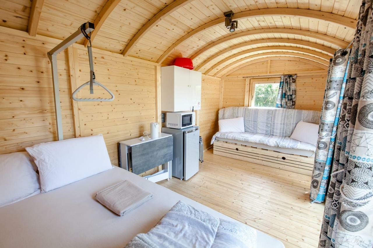 Camping De Tournus - Drole De Cabane Bagian luar foto
