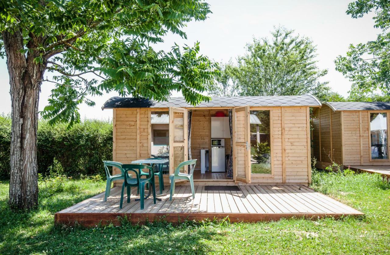 Camping De Tournus - Drole De Cabane Bagian luar foto
