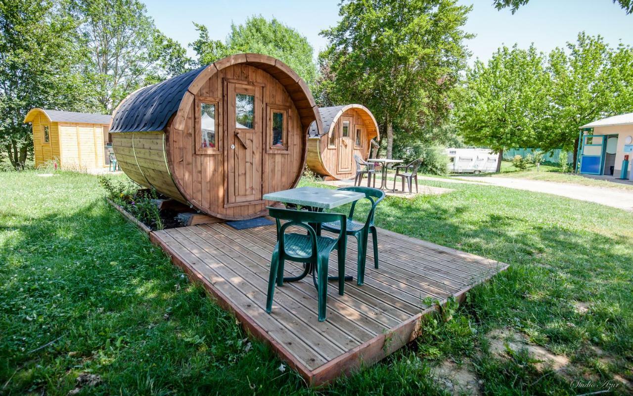 Camping De Tournus - Drole De Cabane Bagian luar foto