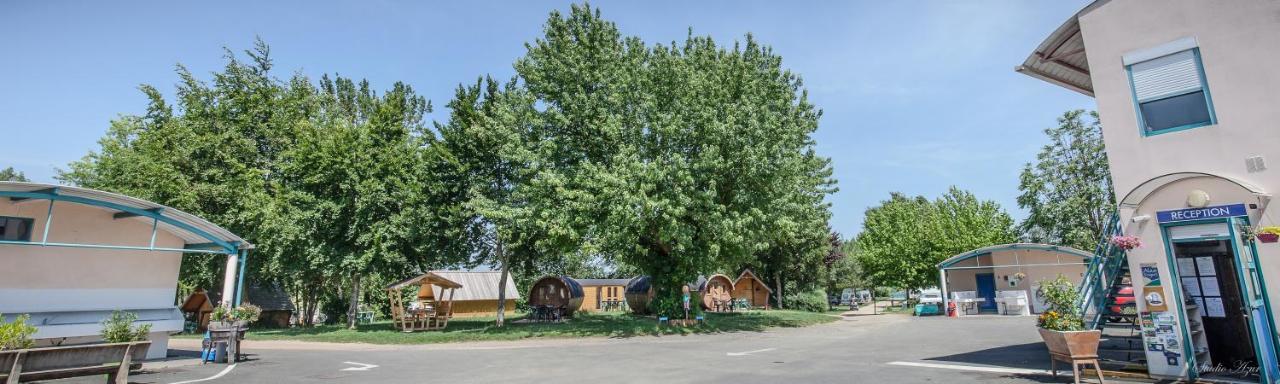 Camping De Tournus - Drole De Cabane Bagian luar foto